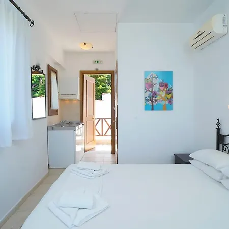 Hotel Pansion Limanaki à Amoliani Extérieur photo